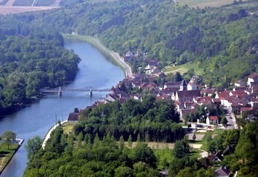 El Rio Yonne a su paso por Vaux (Borgoña)